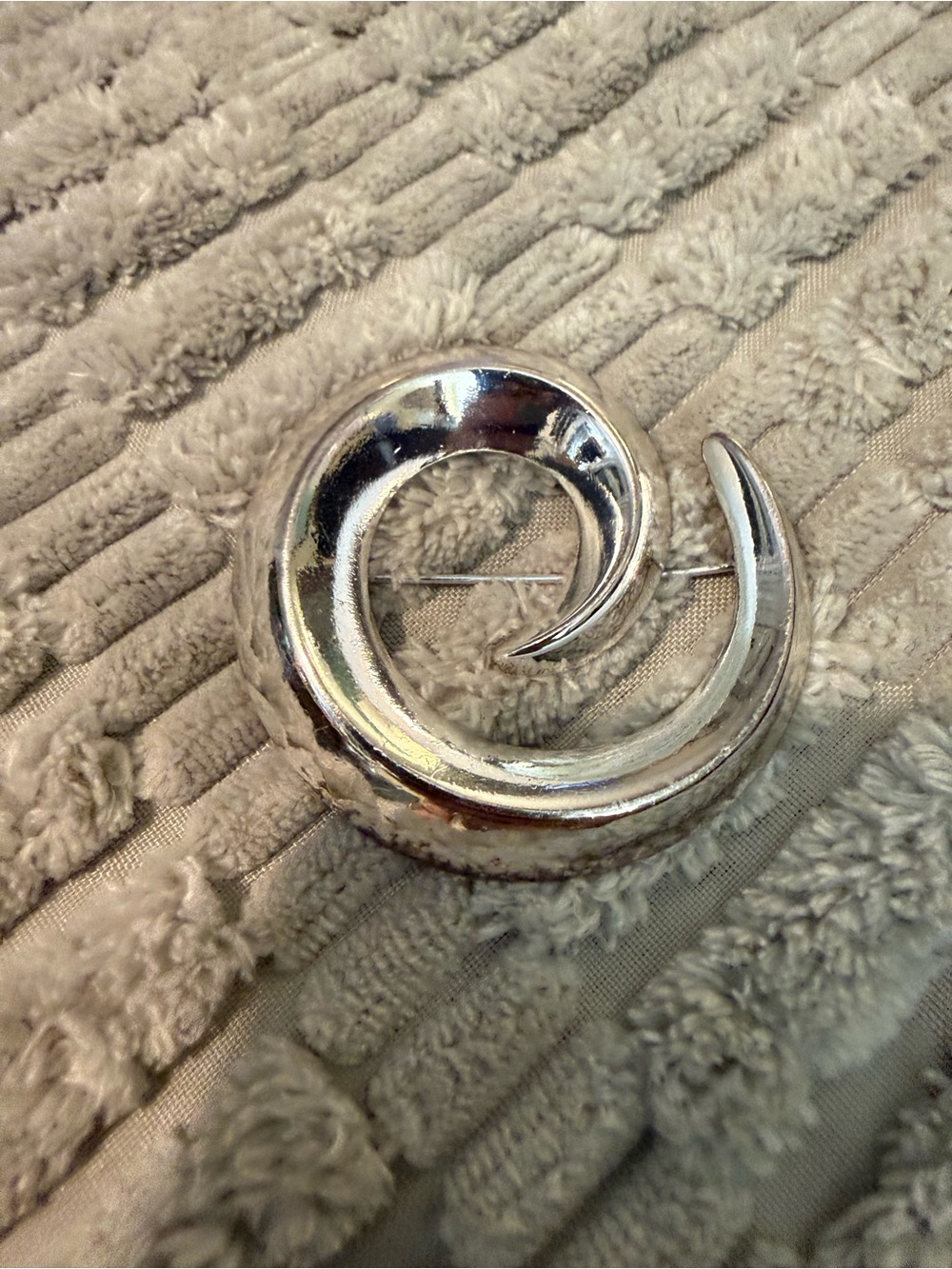 Vintage Silver Tone Swirl Brooch | Modernist Spiral Pin